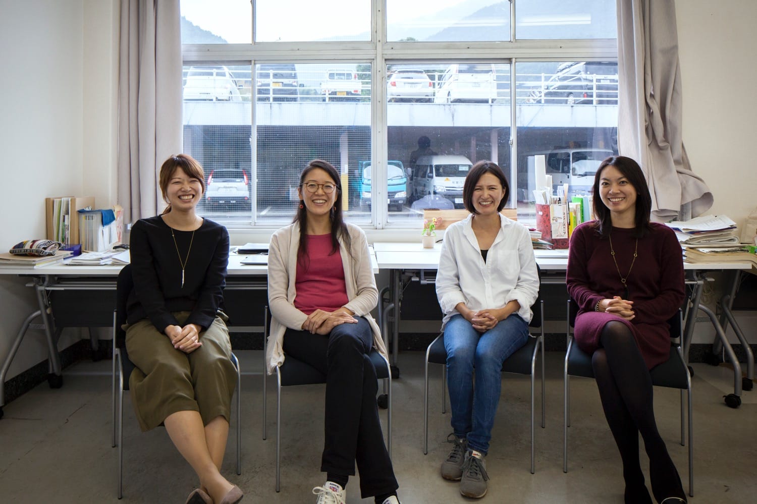 左から、森山円香さん、高田友美さん、赤尾苑香さん、友川綾子さん。